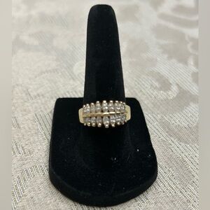 Gold and Diamond Ring. 1 carat total weight diamonds Size 7.